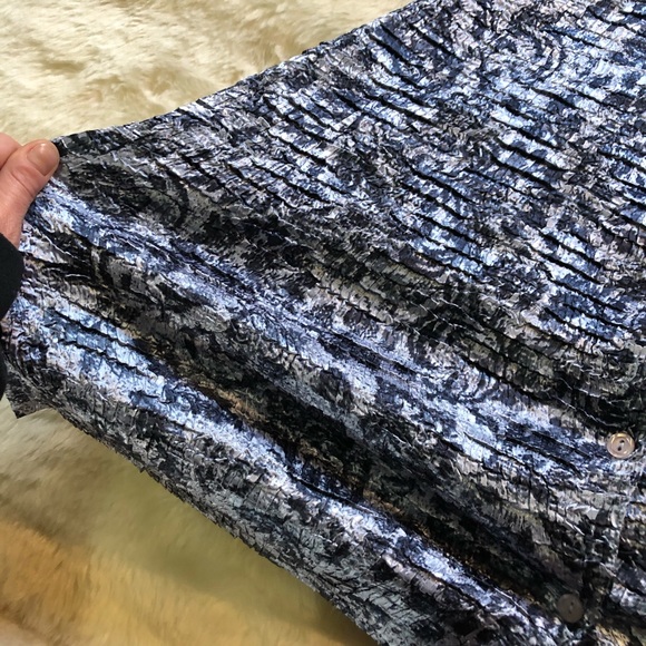 Casual Corner Buttonup - Picture 6 of 10